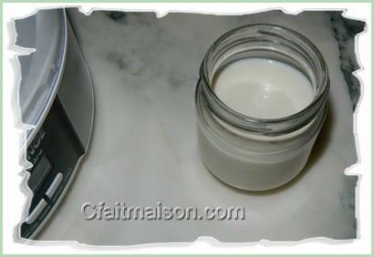 Laitage au lait d'amandes sans soja ni lait avec les ferments pour yaourts brasss ou  boire Beaugel