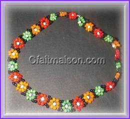 Bracelet en perles de rocaille .