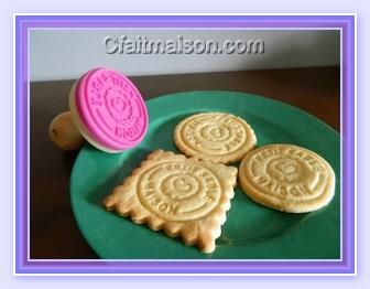 Tampon  biscuits PETIT SABLE MAISON et biscuits.