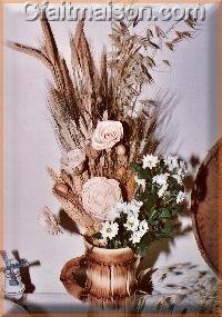bouquet de gramines en mlange, avec des fleurs en matire naturelle.