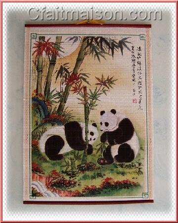 Décoration peinte avec motifs panda.