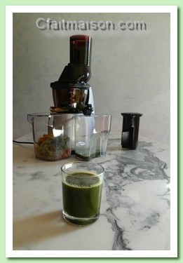 Jus vert  l'extracteur de jus Kuvings B9000