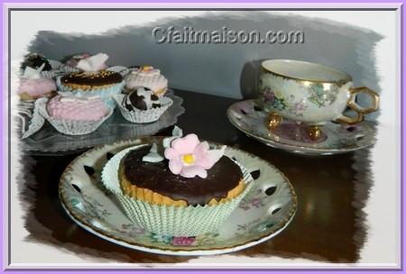 Cupcakes dcors de pte  sucre.