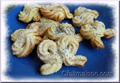 Petits sabls au citron et au fromage frais  la poche  douille.