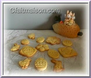 Biscuits sablés  réalisés avec des emporte-pièce avec décors pour Pâques.