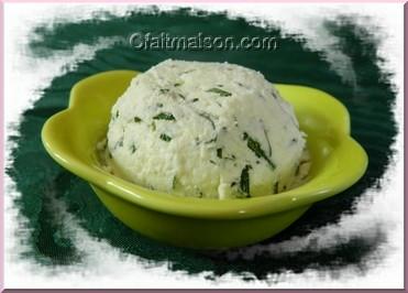 Fromage frais aux fines herbes.