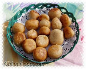 Beignets sans gluten  la farine de riz gluant.