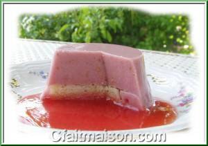 Mousse aux fraises sur gnoise.