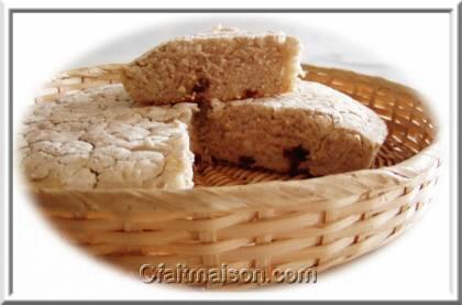 Pain au quinoa et aux raisins.