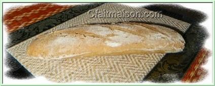 Baguette sans gluten muLti-farines cuite au four.