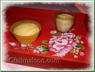 Cakes en verre pyrex et en petit moule silicone cuits  la vapeur.