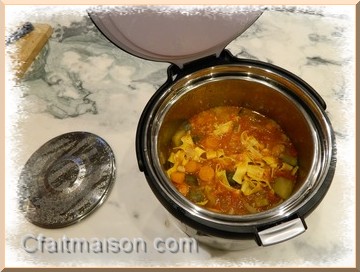 Curry aux raisins au thermal cooker Narita.